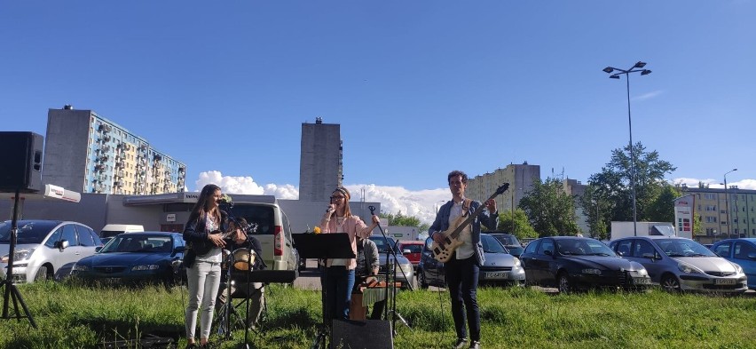 Przez cały weekend muzycy filharmonii wystąpili w ośmiu...