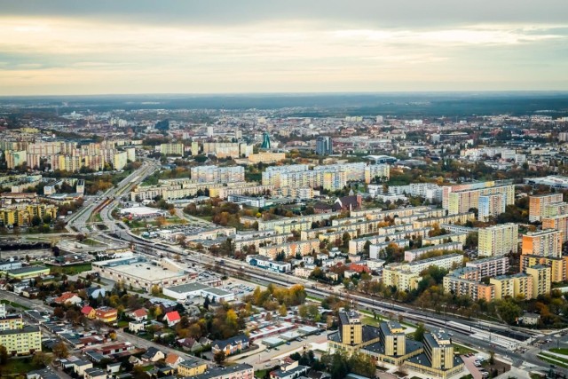 Ceny mieszkań w Bydgoszczy w dużej mierze zależą od lokalizacji. Znaczenie ma nie tylko dzielnica, ale nawet ulica miasta.

Zobacz w dalszej części galerii zestawienie TOP 8 najdroższych ulic w Bydgoszczy. Tutaj trzeba zapłacić najwięcej za metr kwadratowy mieszkania.

Aby przejść dalej, przesuń zdjęcie gestem lub naciśnij strzałkę w prawo.