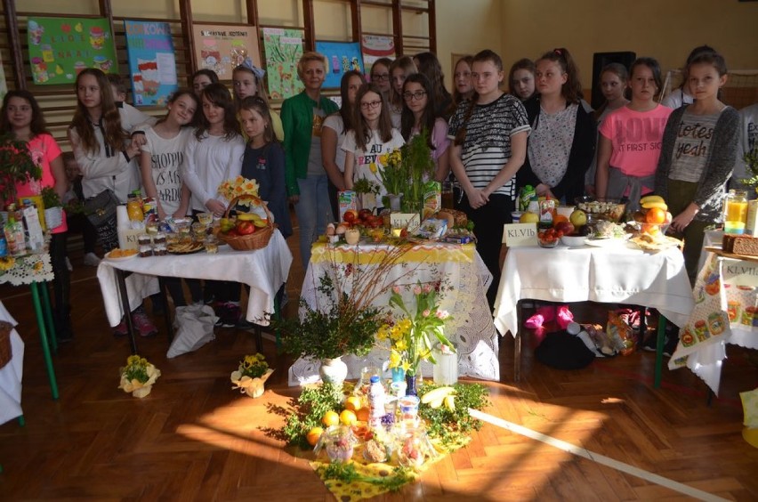 Uczniowie Szkoły Podstawowej Nr 1 w Koźminie Wlkp. promowali ideę spożywania drugiego śniadania [FOTO]