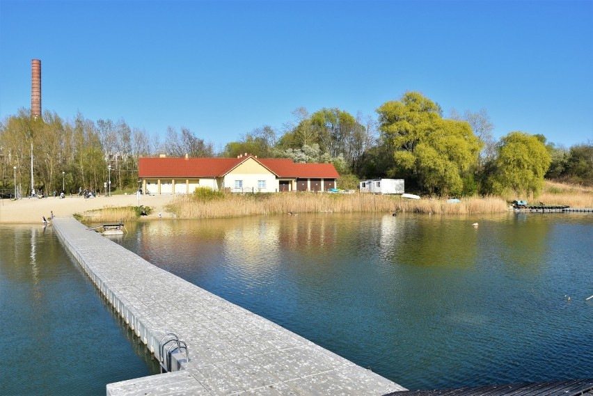Kąpieliska w Opolu. Strefa do pływania na terenie wyrobiska...
