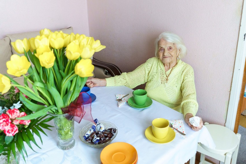 Stulatka z Tomaszowa Mazowieckiego. Pani Zofia świętuje setne urodziny! - ZDJĘCIA