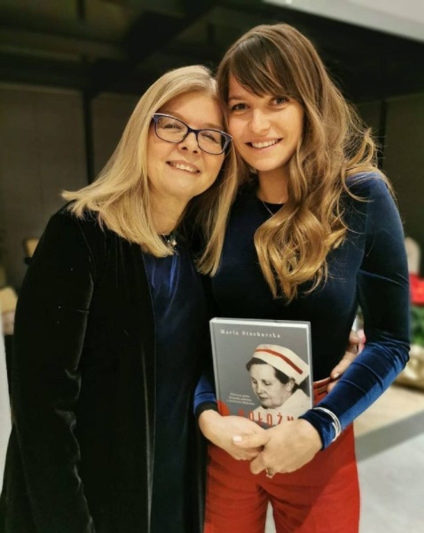 Anna Lewandowska z mamą Marią Stachurską, autorką książki...