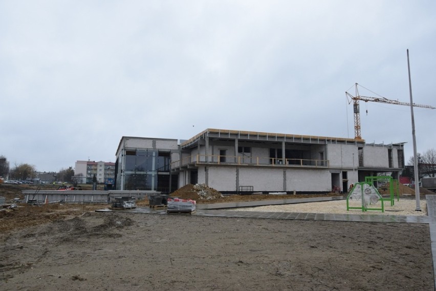 Trwa budowa basenu przy ul. św. Jadwigi w Radomsku [ZDJĘCIA]