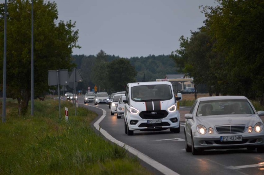 Korki na krajowej „11” w świąteczne popołudnie