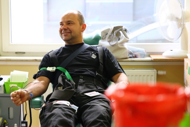 Strażacy oddali krew dla chorego na białaczkę Szymka