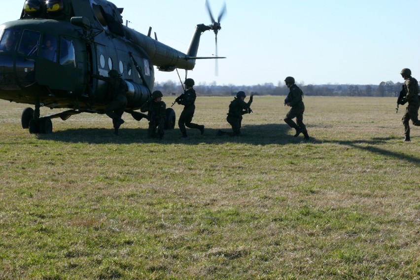 Szkolenie spadochroniarzy w Leźnicy Wielkiej