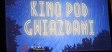 Wakacyjne Kino pod chmurką "Coś się kończy coś się zaczyna" na osiedlu Zatorze w Koninie