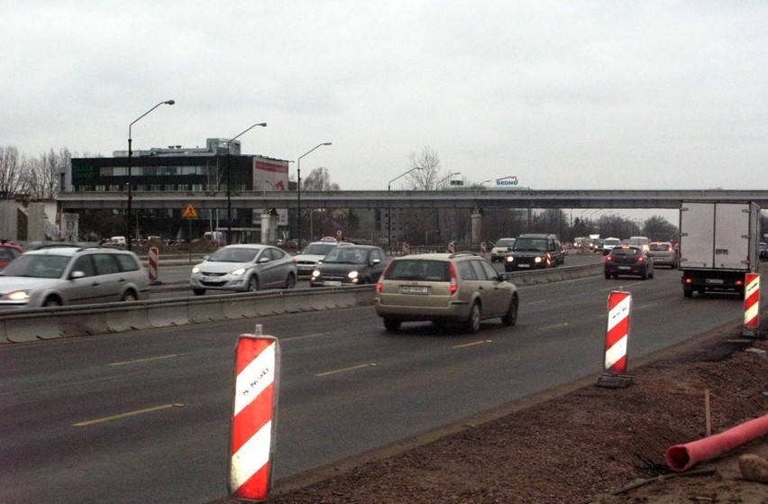 Zmiany w organizacji ruchu na ulicy Puławskiej. Kierowcy narzekają na korki (ZDJĘCIA)