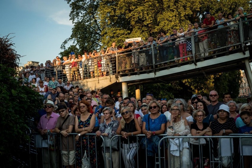 Występ charyzmatycznego aktora i wokalisty bydgoszczanie...