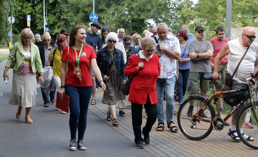 Spacer z przewodnikiem PTTK Justyną Malewską-Sempołowicz po...