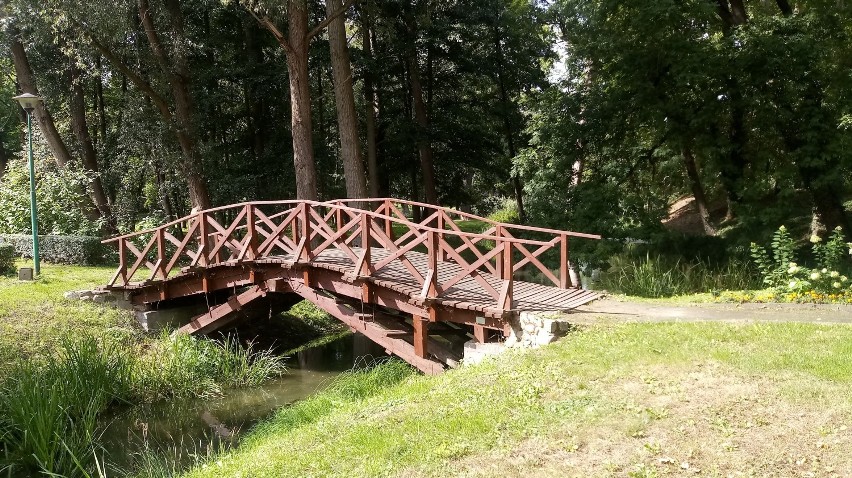 Park przy muzeum gotowy na jesień