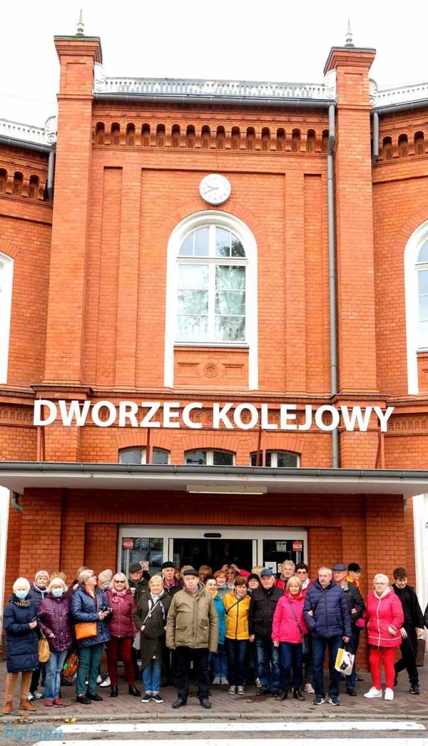 W obiektywie Jana Balewskiego: stargardzcy emeryci zwiedzali Kostrzyn nad Odrą. Dwupoziomowy dworzec kolejowy, Muzeum Twierdzy i nie tylko
