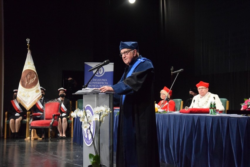 Profesor Theodor Meron otrzymał tytuł doktora honoris causa...