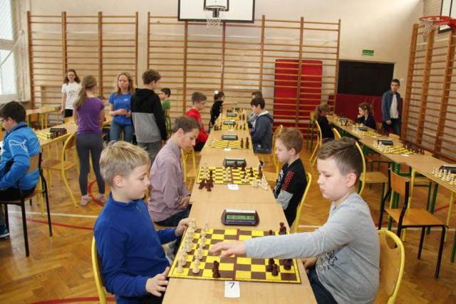 W SP 18 zostały zainaugurowane międzyszkolne rozgrywki szachowe