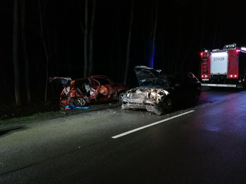 Wypadek śmiertelny pod Zapolicami. Poszkodowanych pięć osób [zdjęcia aktualizacja]