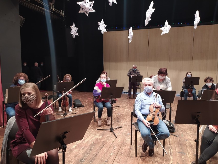 Słupska filharmonia zaprasza na koncert kolęd. Orkiestra gra na żywo, ty słuchasz w domu