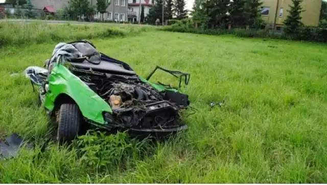 W wypadku sprzed 10 lat w Piławie Dolnej zginęło dwóch młodych mężczyzn. Obrażenia były tak poważne, a auto tak zniszczone, że nie wiadomo było, kto kierował. Dziś skazano za to 33-letniego Kamila Ch.  