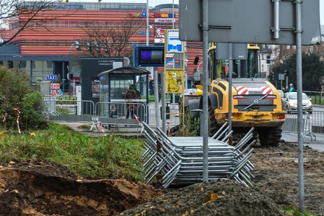 4 sierpnia Minister Infrastruktury Andrzej Adamczyk podpisał dokumenty, dzięki którym dofinansowanie w wysokości 30 mln zł trafi na konto bydgoskiego samorządu. Pieniądze przeznaczone będą na remonty i budowę ulic.