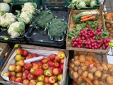 Wronki. Sprawdziliśmy ceny owoców i warzyw na wronieckim targowisku. Czy rzeczywiście jest drożej niż było?