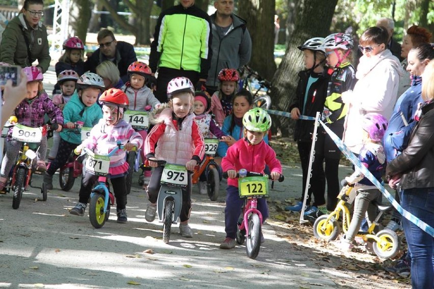 Wyścigi najmłodszych podczas finałowych zawodów Kaczmarek Electric MTB w Wolsztynie