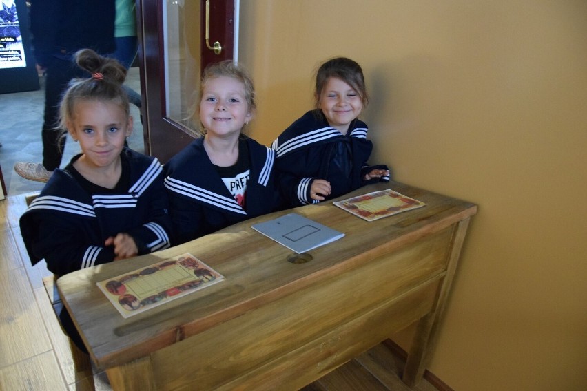 Zobacz zdjęcia z odwiedzin dzieciaków z Przedszkola "Chatka...
