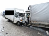 Wypadek na drodze krajowej 92 w Bytyniu. Zderzyły się dwa busy, jedna osoba nie żyje [zdjęcia]