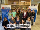 Uczniowie z sandomierskiej "jedynki" wzięli udział w akcji "Świętokrzyskie nie hejtuje". Zobaczcie zdjęcia
