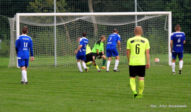 Piłkarze z Przytocznej wygrali pierwszy mecz w rundzie jesiennej. Dopisali do swojego konta trzy punkty i awansowali na ósmą pozycję w tabeli.