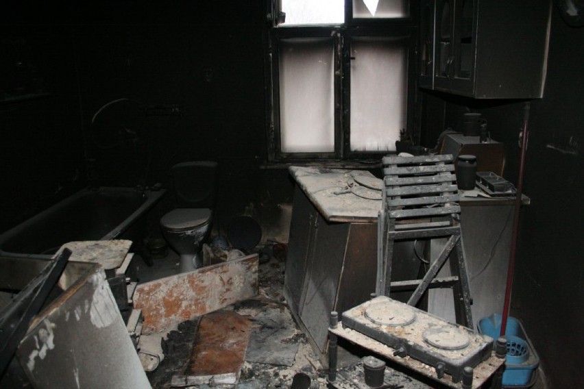 Pożar w Siemianowicach Śląskich przy Powstańców [ZDJĘCIA]. Trzy osoby ranne