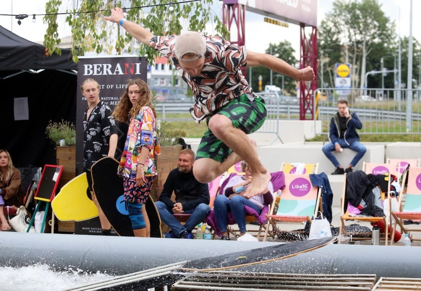 European Skimboarding Cup 2021 przed Galerią Libero w...