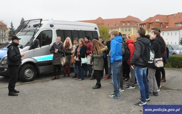 Aleksandra Kamińska odwiedziła policjantów