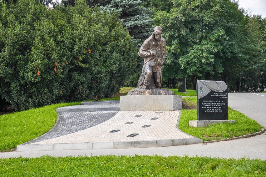 W Rzeszowie stanął pomnik Sybiraka [FOTO]