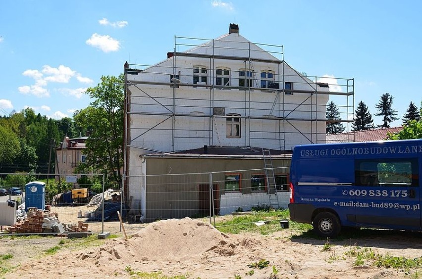 Jedlina-Zdrój: Trwają prace w budynku przy ul. Piastowskiej