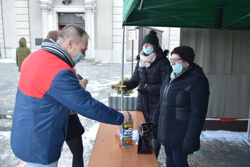 Zbiórka wolontariuszy WOŚP w Sulmierzycach [ZDJĘCIA]