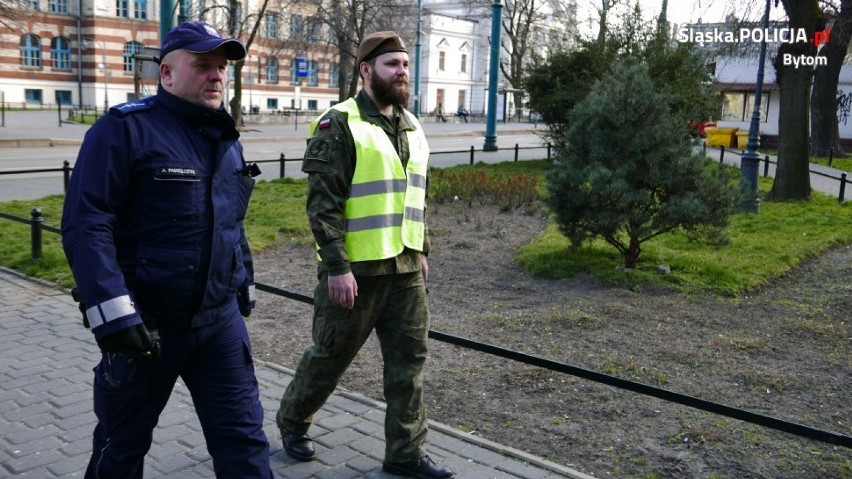 Żołnierze z policjantami na bytomskich ulicach. Kary mogą wynieść do 30 tys. zł