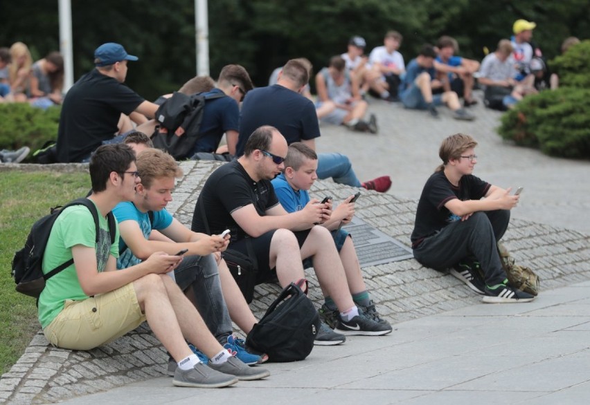 Pokemon Go robi furorę w Szczecinie. Gracze spotkali się w Parku Kasprowicza [zdjęcia]
