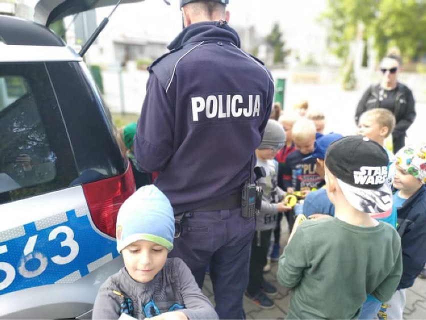 Gmina Zbąszyń: ZSP Przyprostynia policja w przedszkolu w Stefanowie. Co oni tam robili? [Zdjęcia]
