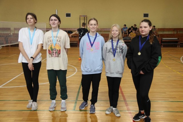 Dziewczęta i chłopcy (roczniki 2008-2009) z Chełmna rywalizowali w badmintonie