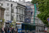 W centrum Krakowa powstaje mural na elewacji jednej z uczelni