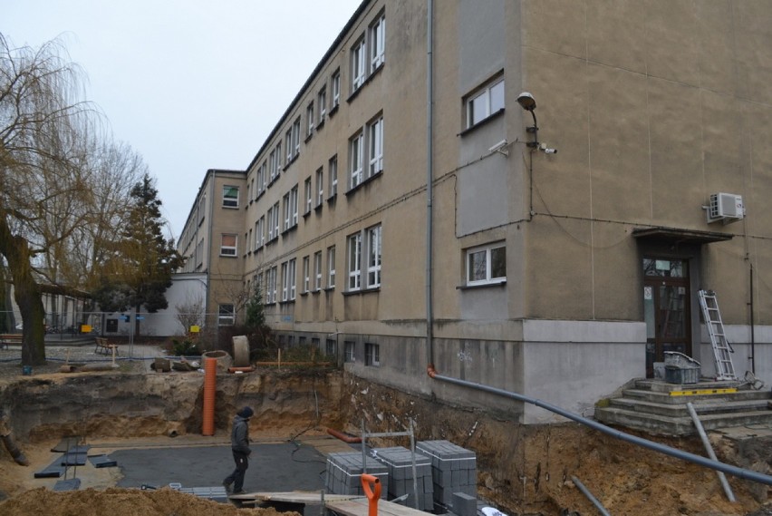Ruszyła rozbudowa Zespołu Szkół Ogólnokształcąco - Technicznych w Lublińcu. Zakończy się w lutym 2020 i pochłonie ponad 1,6 mln zł ZDJĘCIA 