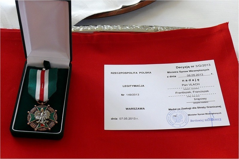 Kłodzko: Medal za zasługi dla straży granicznej wręczony w Pradze (ZDJĘCIA)