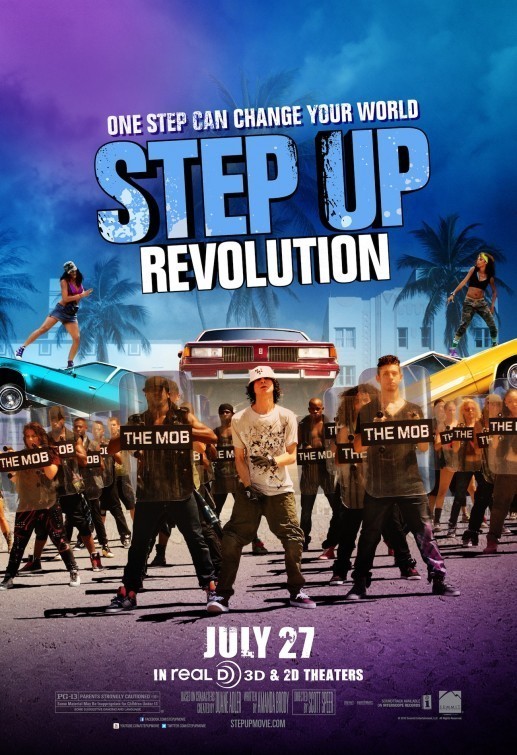 Step Up 4 Revolution reż. Scott Speer. W "4 revolution" poznajemy przebojowych tancerzy z Miami na Florydzie, dla których miasto jest jednym wielkim parkietem. Są odważni, potrafią zatańczyć dosłownie wszędzie, a nazywają siebie "The Mob". Lider grupy, Sean, spotyka piękną nieznajomą, Emily, która przybywa do Miami z głową pełną marzeń o zostaniu tancerką. Gdy jednak poznaje Seana, dzielnicy, w której tańczy "The Mob", zaczyna grozić wyburzenie. Młodzi rozpoczną wielką walkę o  dom... (jag)