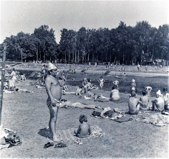 Plażowicze  nad Słupią w latach 70. to był częsty widok w Parku Kultury i Wypoczynku