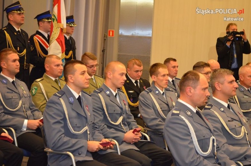 Policjanci i strażacy z Katowic i Gliwic docenieni w MSWiA [ZDJĘCIA]