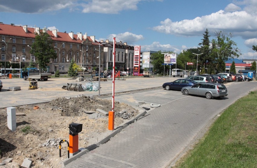 Przebudowa parkingu przy kinie Helios w Radomiu zbliża się...