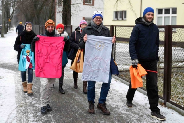 Grupa Circus Ferus z okazji wywalczenia przez Kościół 72 milionów zł odszkodowania zorganizowała specjalny happening