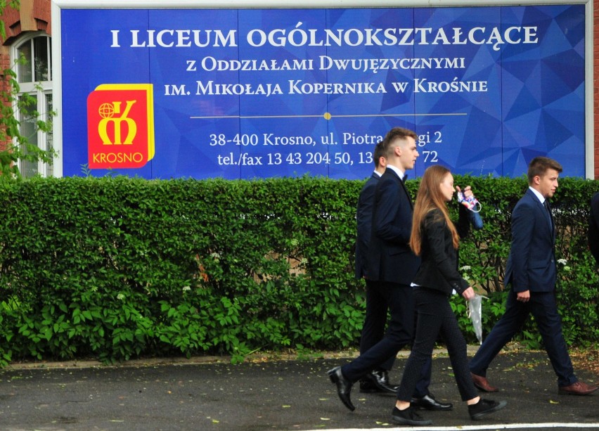 Matura 2020 w Krośnie. Egzamin z języka polskiego zdaje dziś ponad 1200 osób