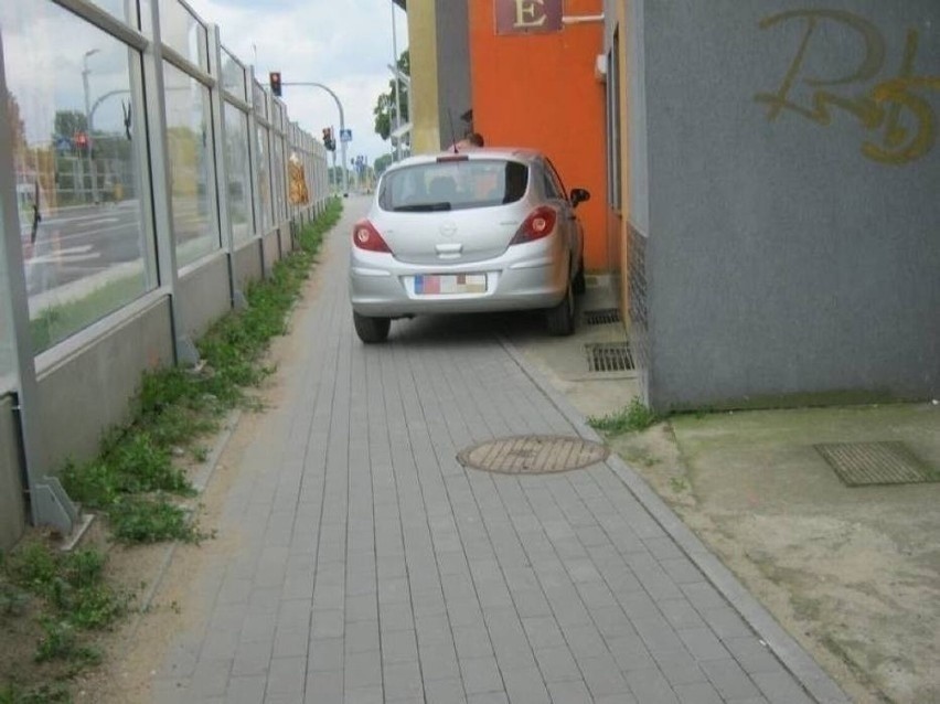 Dostaliśmy od Was kolejne zdjęcia 'mistrzów parkowania" z...