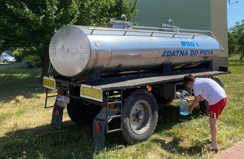 Pleszew. Policja bada sprawę uszkodzonego wodociągu w Kowalewie