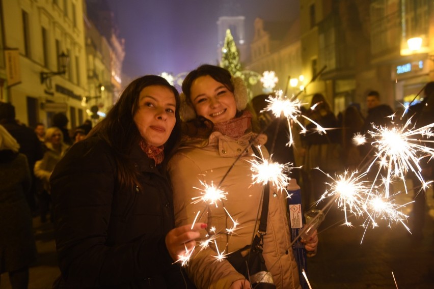 Sylwester 2019 w Zagłębiu i nie tylko: gdzie się bawić? Kto wystąpi na scenie? ZDJĘCIA, PROGRAM 